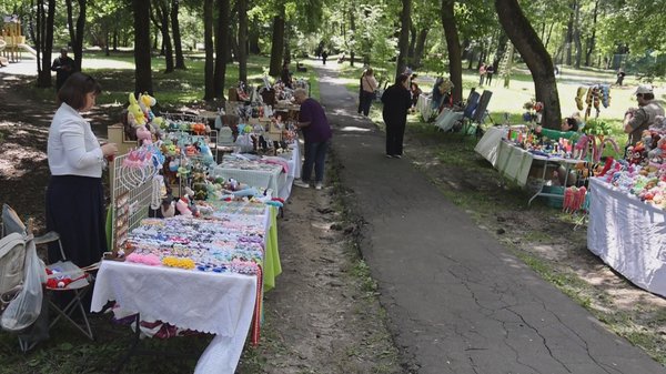 Любителей искусства ждала ярмарка мастеров