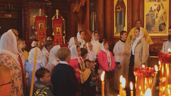 Особую радость праздник доставил детям. Воспитанники воскресной школы, а их больше 30 человек, собрались после летних каникул