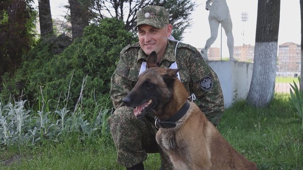 А вот команда из Брянска – Игорь Гусев и его бельгийская овчарка Магнат