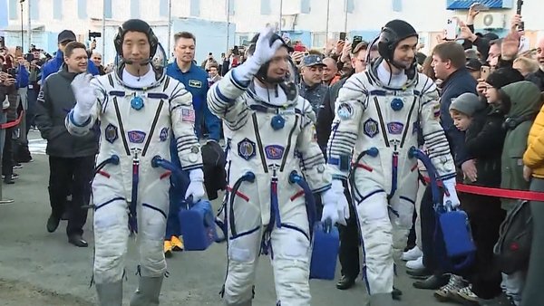 космонавты