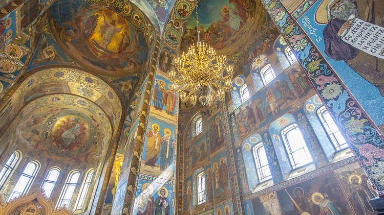 low-angle-shot-church-savior-blood-s-interior-st-petersburg-russia