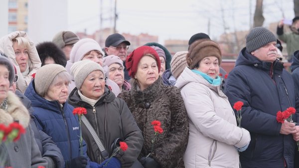 В завершение участники митинга почтили память павших минутой молчания