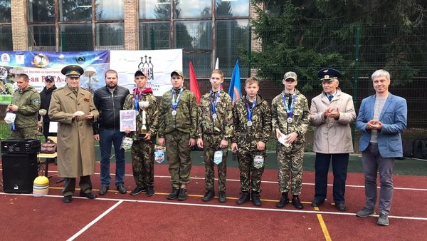 Патриотические игры в память подвигах 6 роты псковских десантников