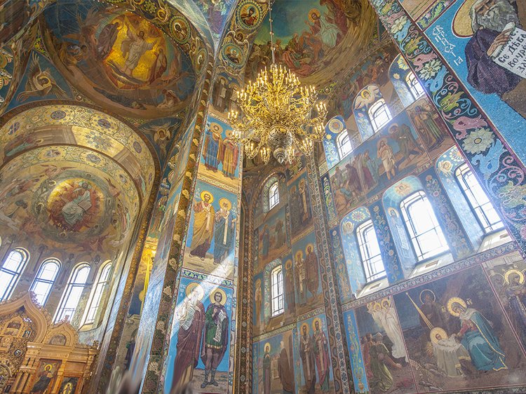 nizkii-ugol-vystrel-iz-hrama-spasa-na-krovi-v-sankt-peterburge-rossia