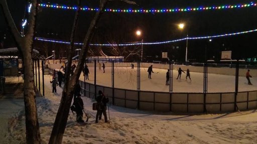 Каток на спортивной площадке на ул. Неделина