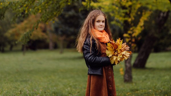 portrait-smiling-young-girl