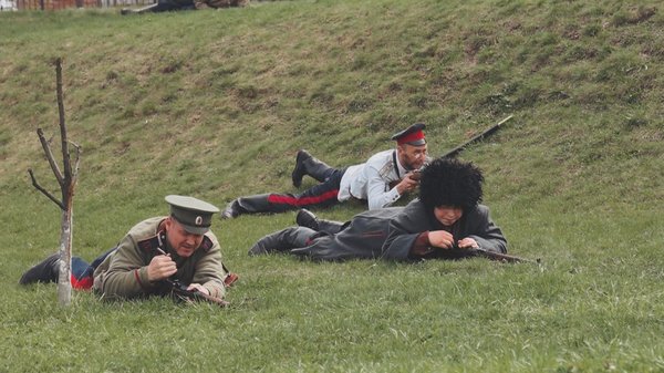 В основу реконструкции легли события апреля 1918 года в станице Незамаевская Краснодарского края