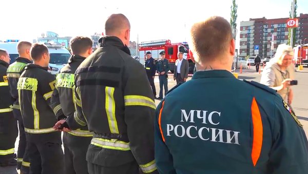 Щелковские спасатели и пожарные провели учения в гипермаркете «Глобус».