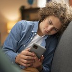 stradausii-podrostok-srednego-vystrela-podvergaetsa-kiberbullingu