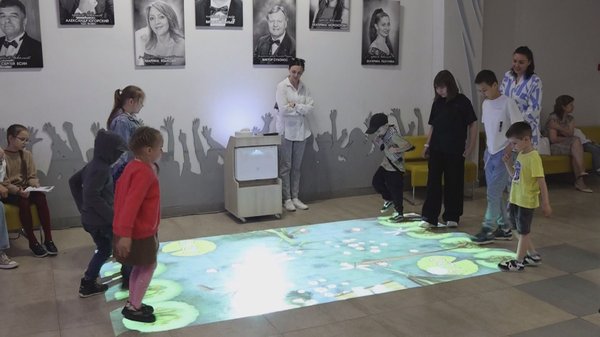 Премьеры в Щелковском театре всегда проходят с интерактивами, фотозоной и театральными этюдами еще в фойе