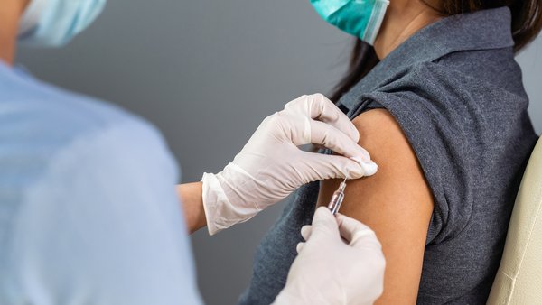 Напоминаем про вакцинацию