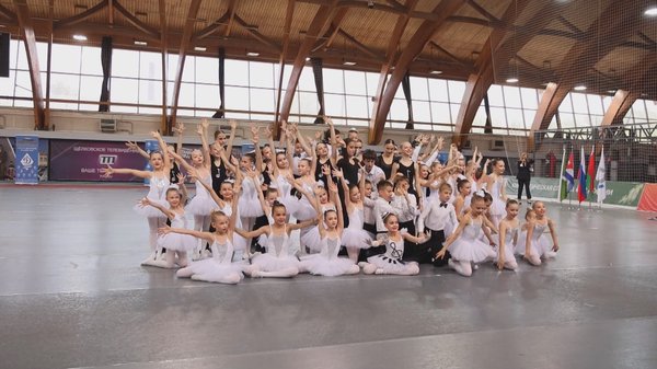 Образцовый хореографический ансамбль «Волна» Детской школы искусств имени Юрия Розума – на сцене универсального спортивного комплекса «Подмосковье»