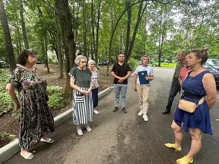 Актив проекта «Школа грамотного потребителя» провел дворовую встречу с жителями Щёлкова