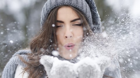 when-snow-falls-everyone-feel-like-kid