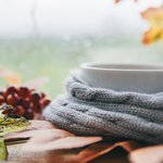 white-cup-knitted-scarf-with-maple-leaves