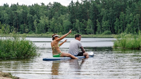 — Го на сапбордах в Щ покатаем — Что, прости?